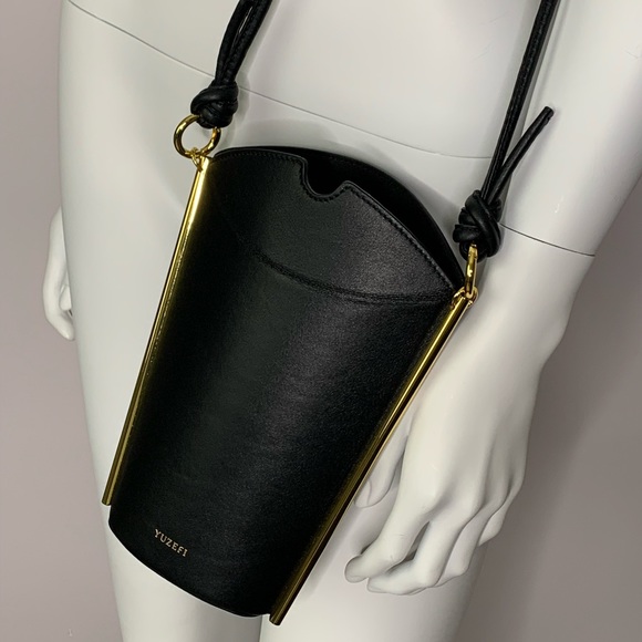 YUZEFI pitta shoulder bag in Black. - Picture 3 of 5